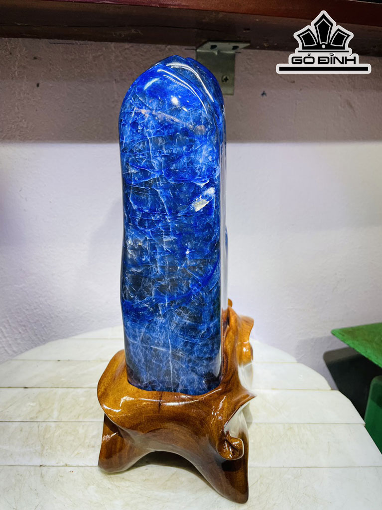 Tác Phẩm Đá Lapit Cao 30 Ngang 15 (cm) 6kg