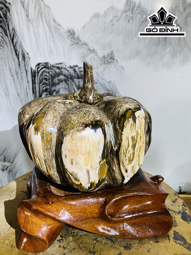 Tác Phẩm Quả Bí Ngô Gỗ Hóa Thạch Cao 25 Ngang 22 (cm) 8,2kg