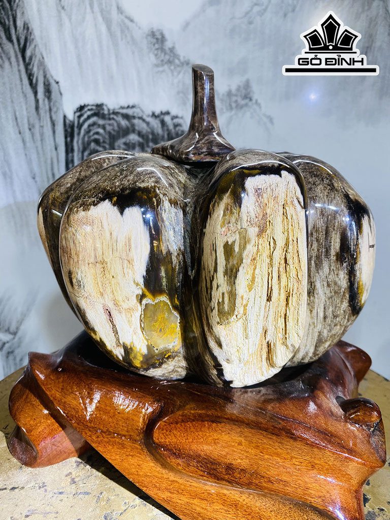 Tác Phẩm Quả Bí Ngô Gỗ Hóa Thạch Cao 25 Ngang 22 (cm) 8,2kg