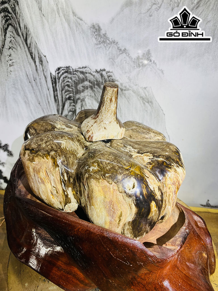 Tác Phẩm Quả Bí Ngô Gỗ Hóa Thạch Cao 29 Ngang 42 (cm) 14,5kg
