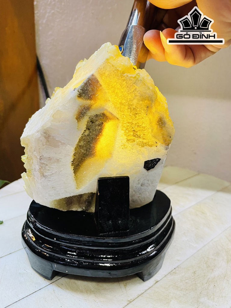 Tinh Thể Đá Thạch Anh Vàng Cao 20 Ngang 12 (cm) 1,5kg