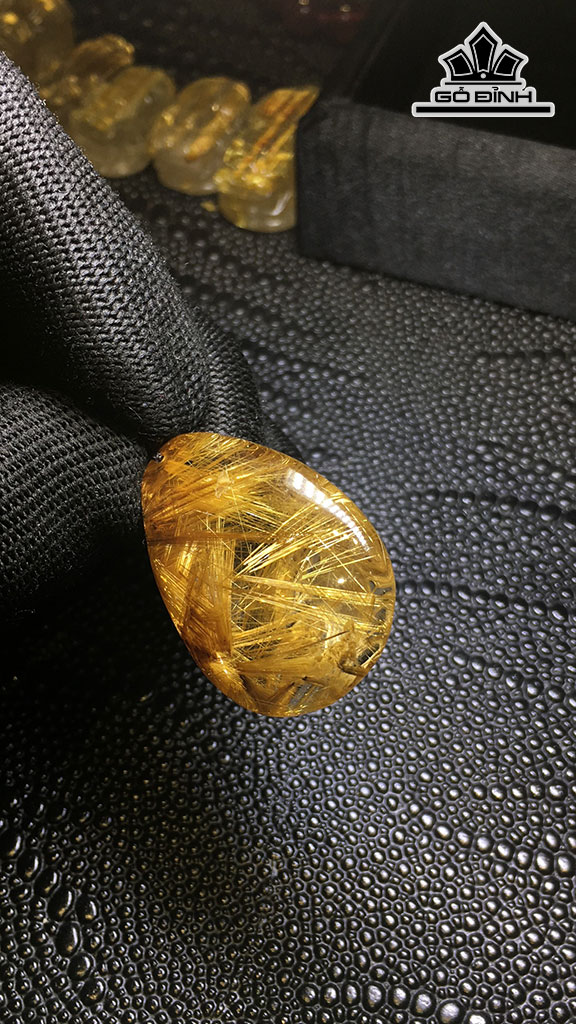 Mặt Dây Chuyền Đá Thạch Anh Tóc Nâu Cao 37,6 Ngang 25 Sâu 12,5 (mm) 17,5gr