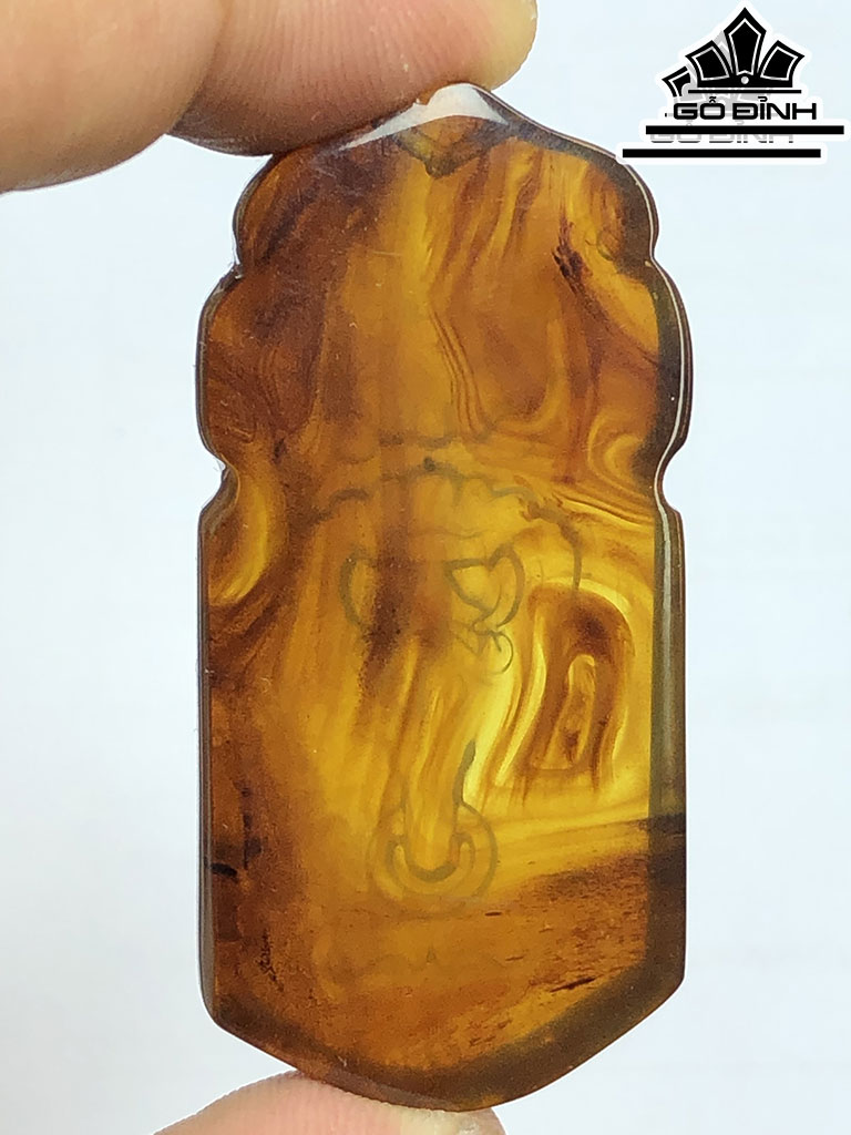 Mặt Dây Chuyền Tỳ Hưu Đá Hổ Phách Cao 53,8 Ngang 25 Sâu 11 (mm) 11gr