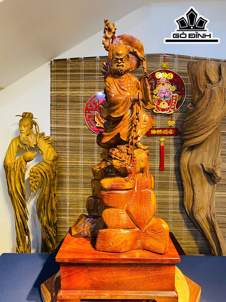 Tượng Đạt Ma Sư Tổ Gỗ Hương Cao 95 Ngang 40 Sâu 25 (cm)