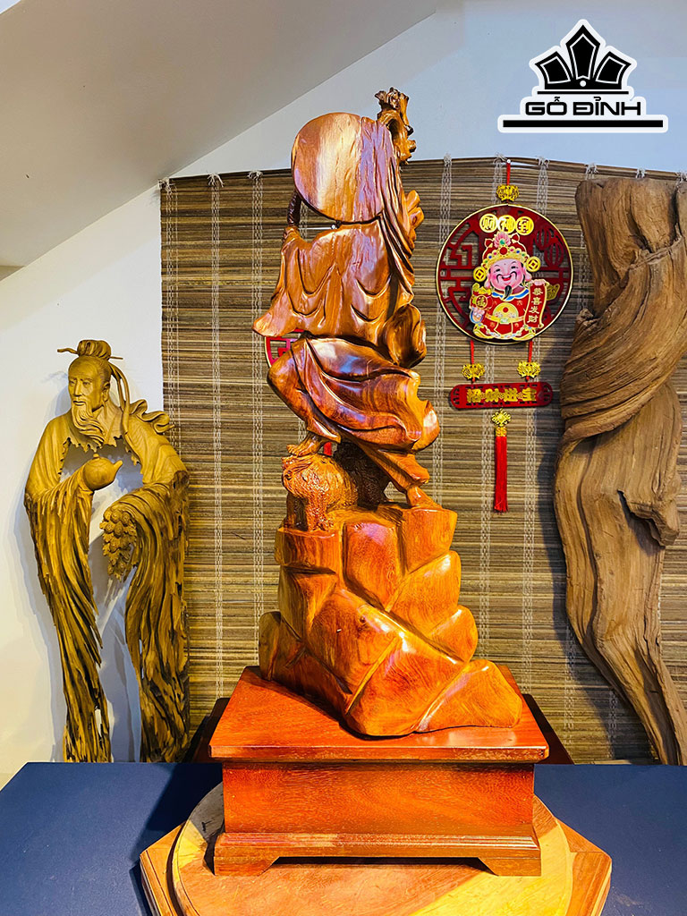 Tượng Đạt Ma Sư Tổ Gỗ Hương Cao 95 Ngang 40 Sâu 25 (cm)