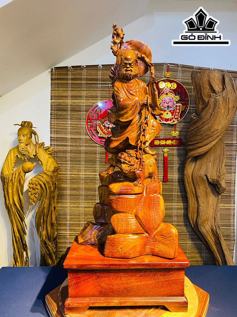 Tượng Đạt Ma Sư Tổ Gỗ Hương Cao 95 Ngang 40 Sâu 25 (cm)