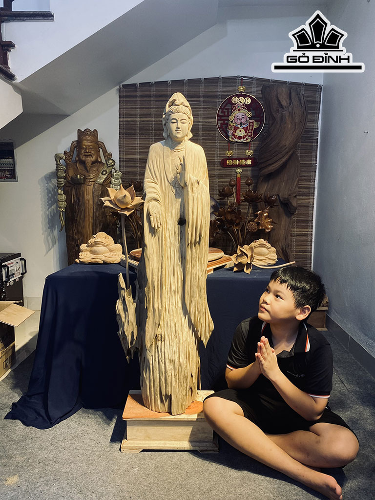 Tượng Phật Bà Quan Âm Gỗ Dổi Cao 138 Ngang 38 Sâu 20 (cm)