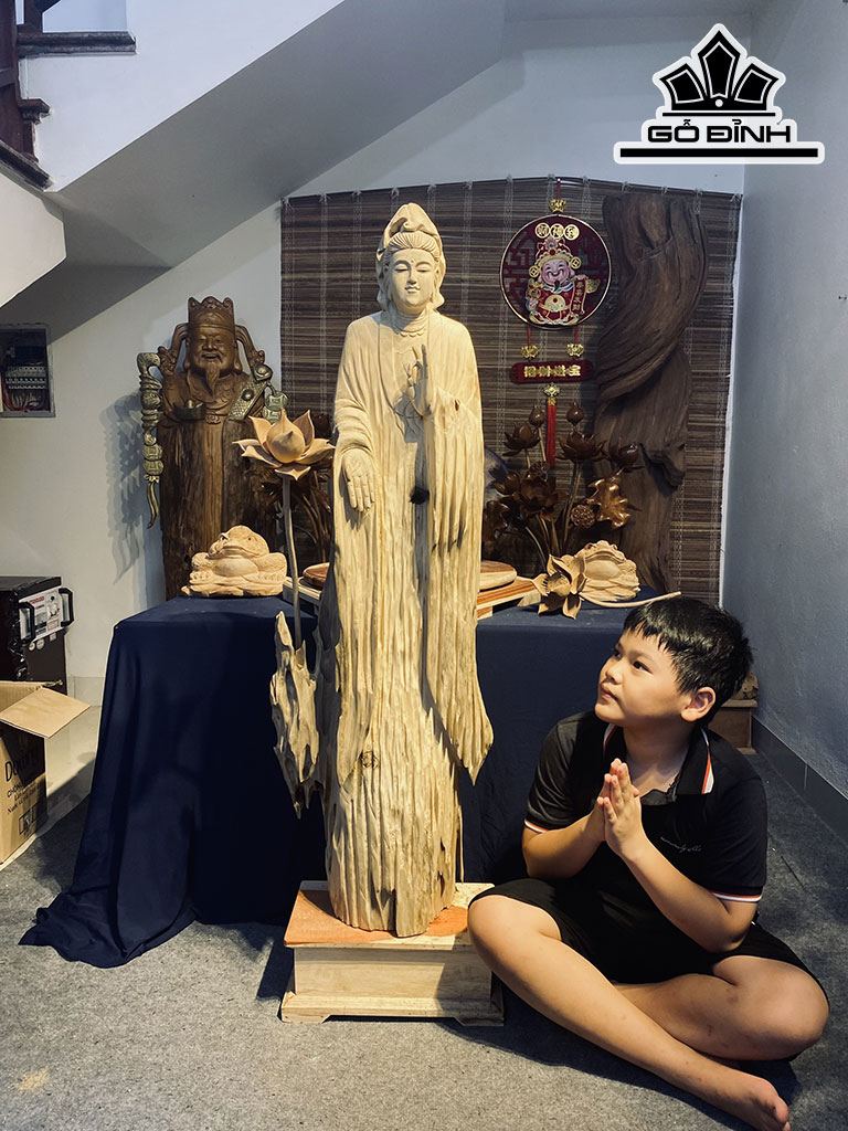 Tượng Phật Bà Quan Âm Gỗ Dổi Cao 138 Ngang 38 Sâu 20 (cm)