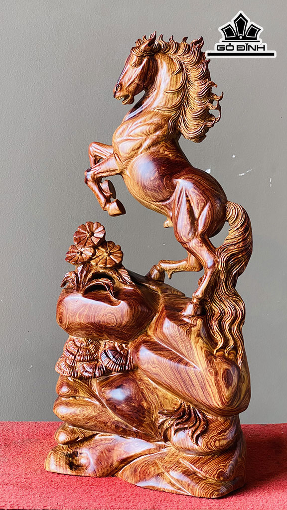 Tượng Ngựa Phong Thủy (Nhất Mã Phi Thiên) Gỗ Cẩm Cao 56 Ngang 26 Sâu 16 (cm)