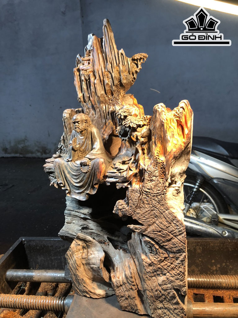 Tượng Đạt Ma Sư Tổ Gỗ Trắc Cao 55 Ngang 33 Sâu 20 (cm)