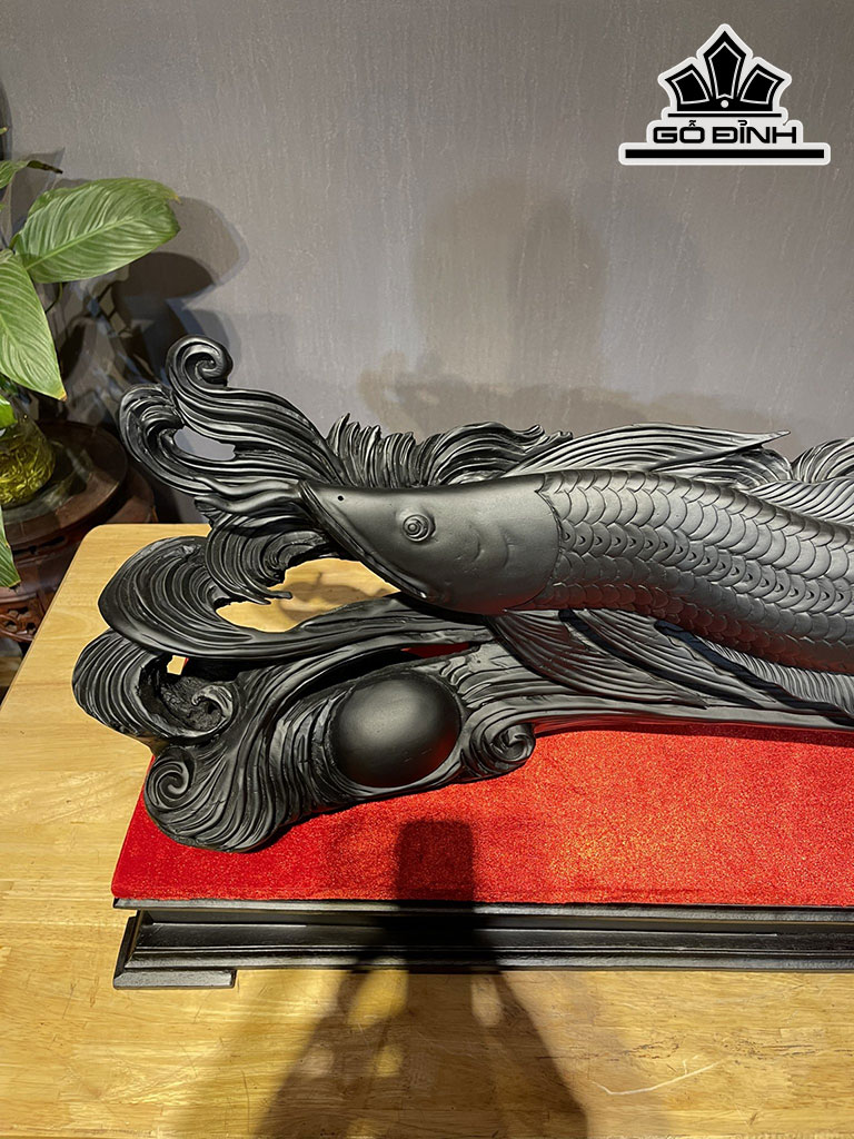 Tượng Cá Kim Long Gỗ Mun Sừng Cao 31 Ngang 76 Sâu 15 (cm)