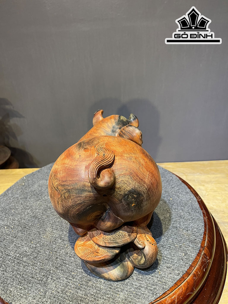 Tượng Heo Gỗ Bách Xanh Cao 19 Ngang 32 Sâu 16 (cm)