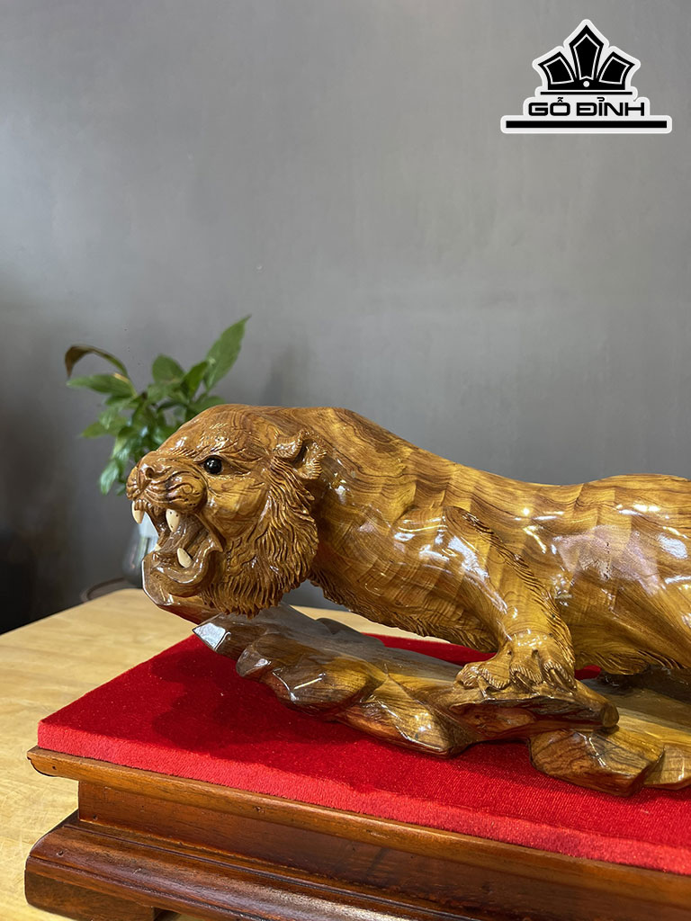 Tượng Hổ Phong Thủy Gỗ Bách Xanh Ngang 45 Cao 14 Sâu 15 (cm)