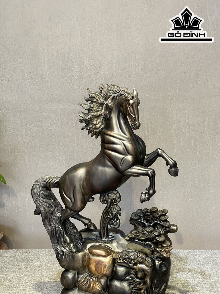 Tượng Ngựa Phong Thủy Gỗ Mun Hoa Cao 62 Ngang 40 Sâu 11 (cm)