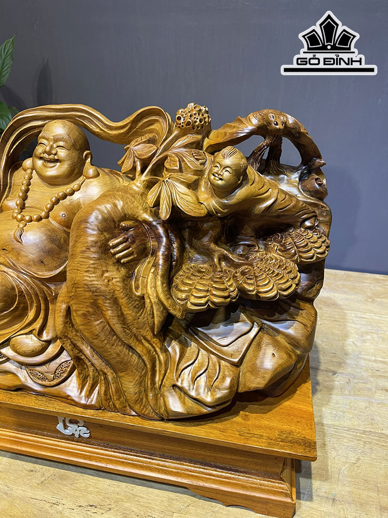 Tượng Phật Di Lặc Gỗ Bách Xanh Ngang 50 Cao 28 Sâu 22 (cm)