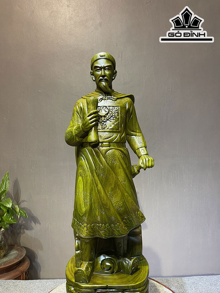 Tượng Trần Hưng Đạo Gỗ Trắc Xanh Cao 70 Ngang 20 Sâu 17 (cm)