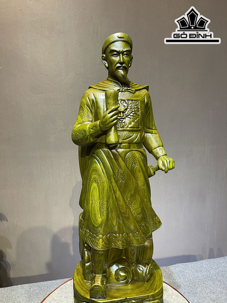 Tượng Trần Hưng Đạo Gỗ Trắc Xanh Cao 70 Ngang 20 Sâu 17 (cm)