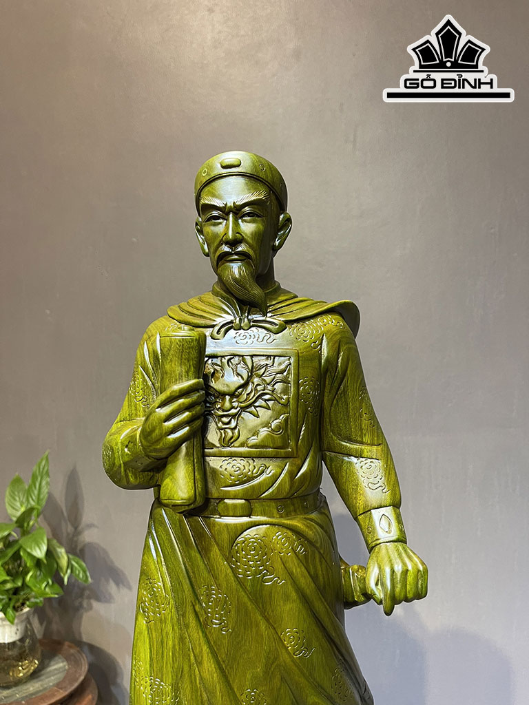 Tượng Trần Hưng Đạo Gỗ Trắc Xanh Cao 70 Ngang 20 Sâu 17 (cm)
