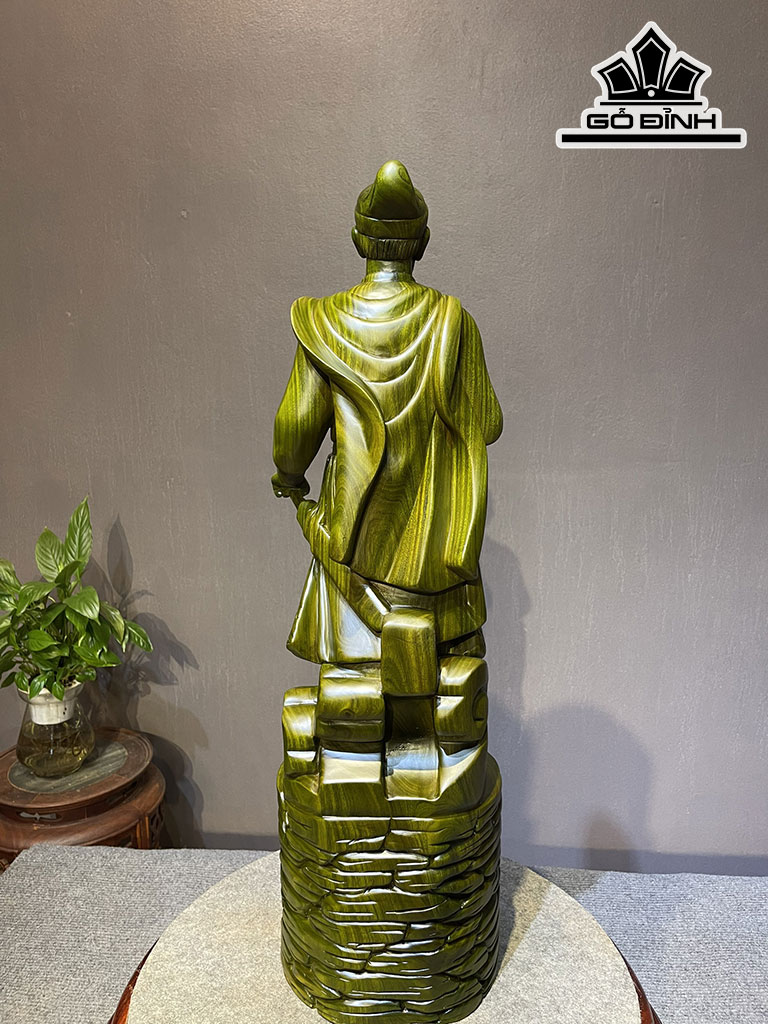 Tượng Trần Hưng Đạo Gỗ Trắc Xanh Cao 70 Ngang 20 Sâu 17 (cm)