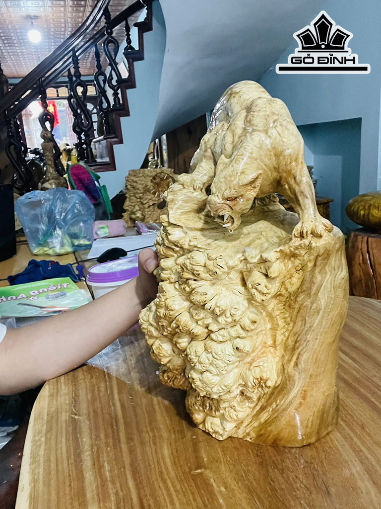 Tượng Báo Săn Mồi Gỗ Nu Nghiến Cao 38 Ngang 28 Sâu 20 (cm)