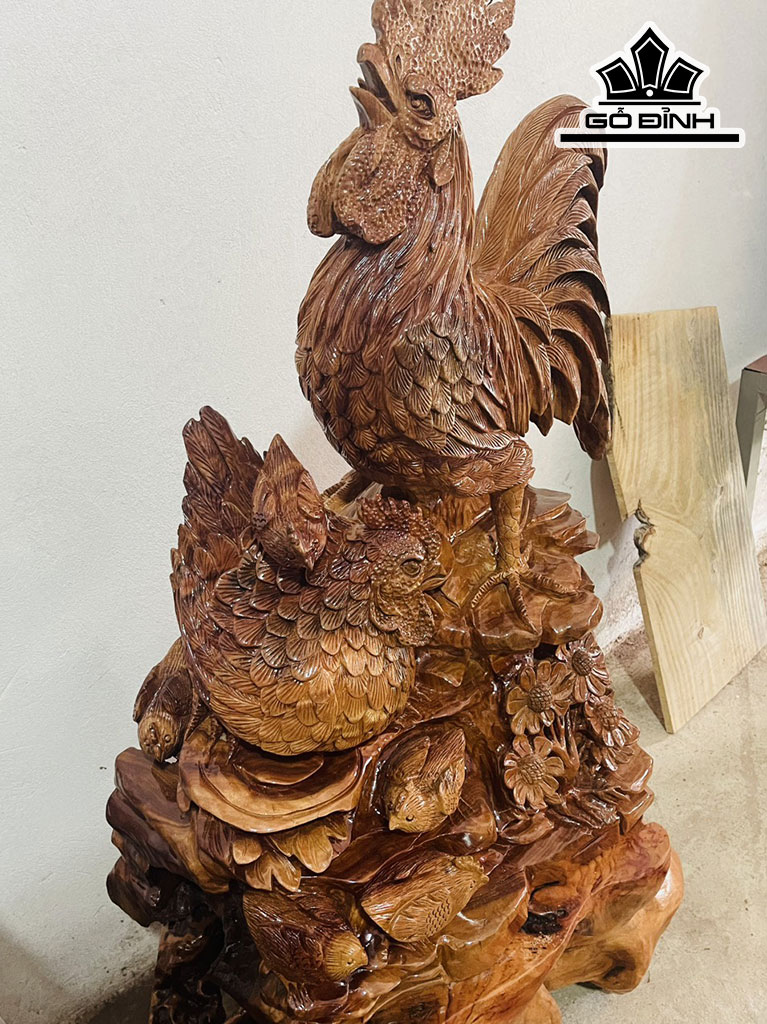 Tượng Gia Đình Gà Gỗ Xá Xị Cao 83 Ngang 55 Sâu 30 (cm)