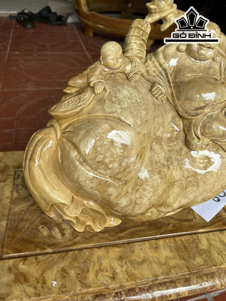 Tượng Phật Di Lặc Gỗ Nu Nghiến Cao 31 Ngang 34 Sâu 16 (cm)