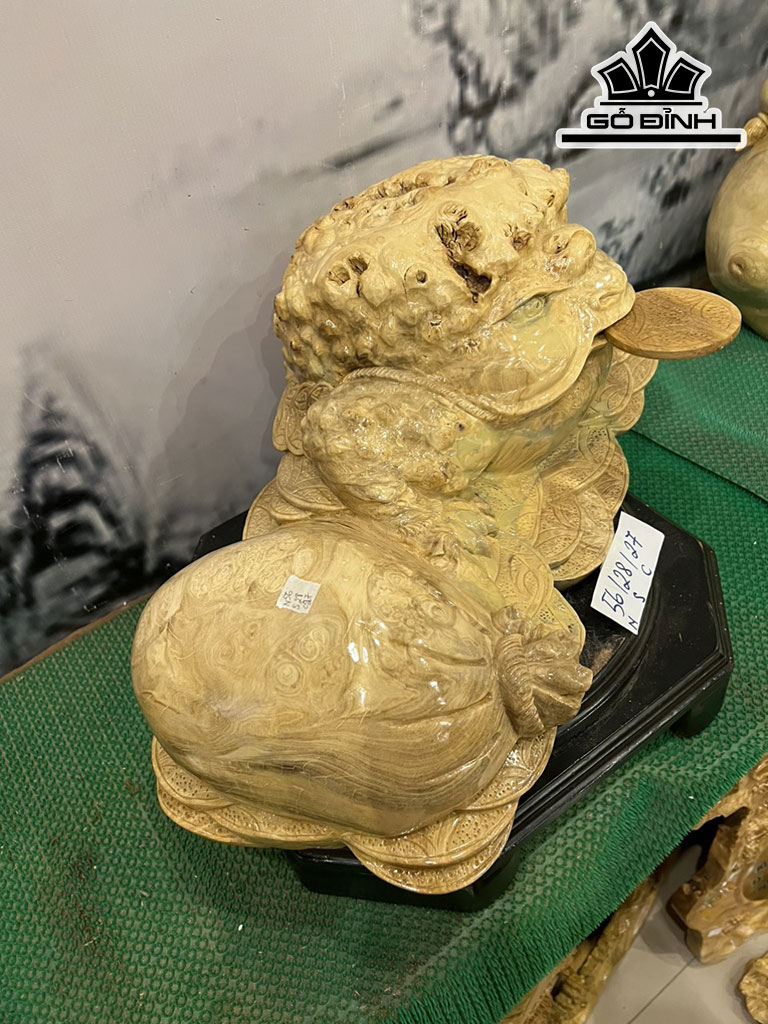 Tượng Thiềm Thừ Gỗ Nu Nghiến Cao 27 Ngang 56 Sâu 28 (cm)