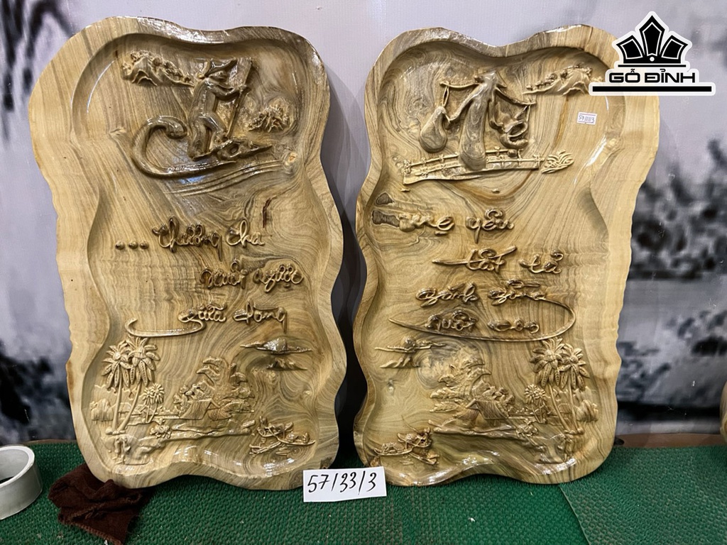 Tranh Cha Mẹ Gỗ Nu Nghiến Ngang 33 Cao 57 Sâu 3 (cm)