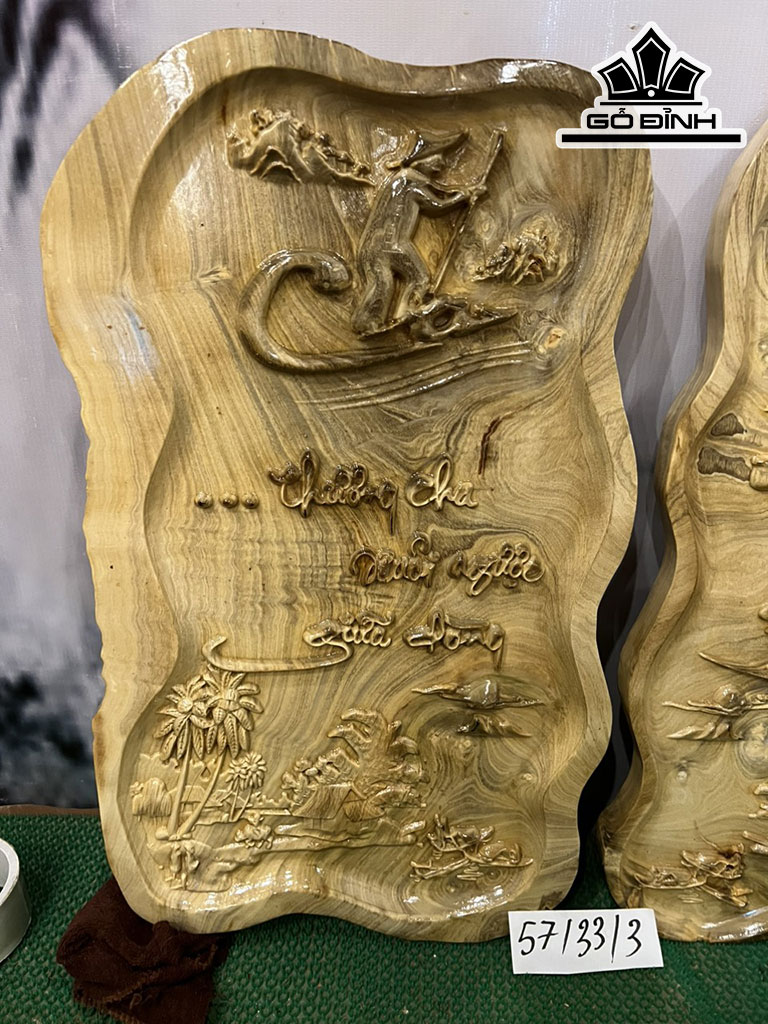 Tranh Cha Mẹ Gỗ Nu Nghiến Ngang 33 Cao 57 Sâu 3 (cm)