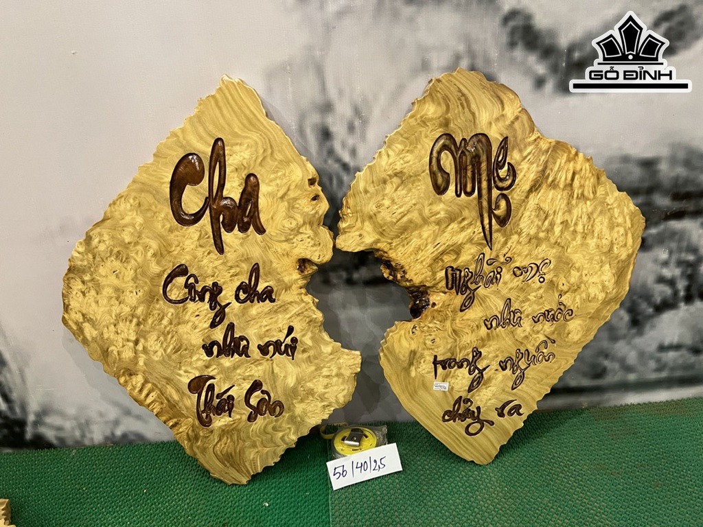 Tranh Cha Mẹ Gỗ Nu Nghiến Ngang 40 Cao 56 Sâu 2,5 (cm)