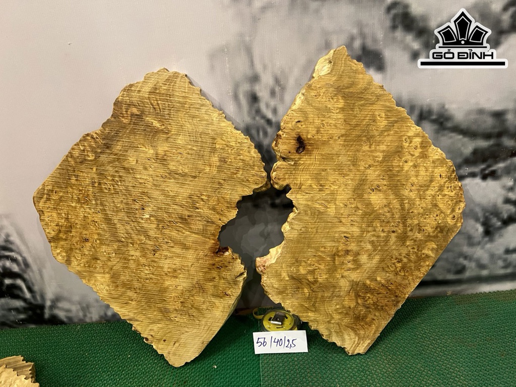 Tranh Cha Mẹ Gỗ Nu Nghiến Ngang 40 Cao 56 Sâu 2,5 (cm)