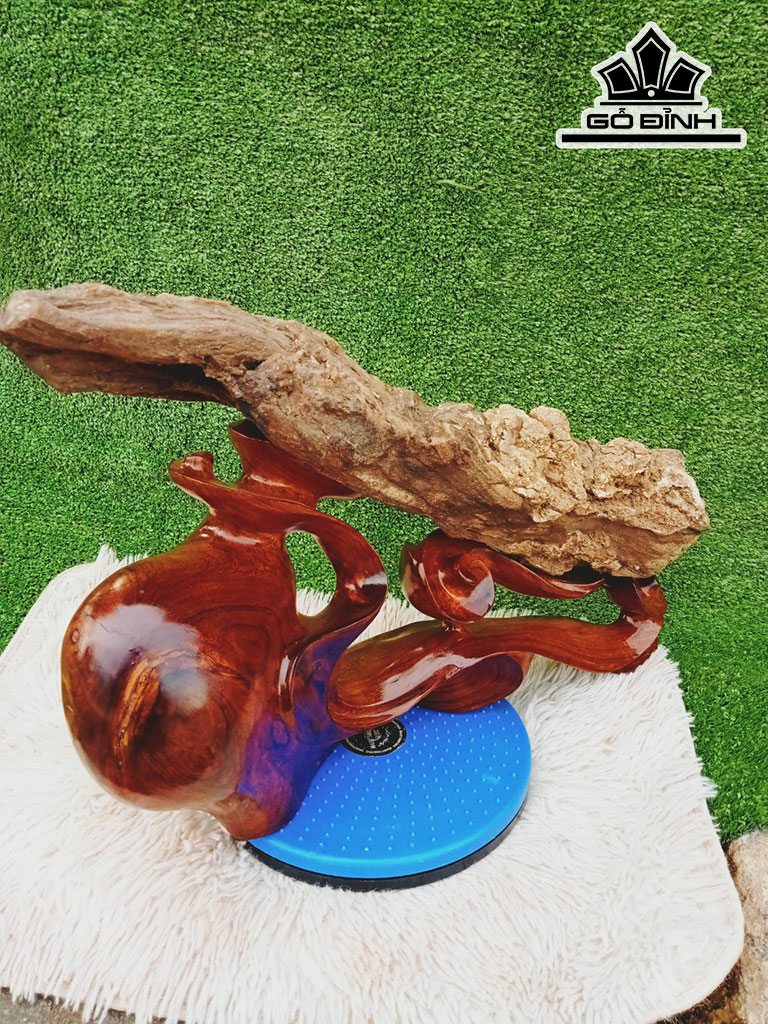 Tác Phẩm Gỗ Hóa Ngọc Cao 34 Ngang 50 Sâu 11 (cm) 9kg