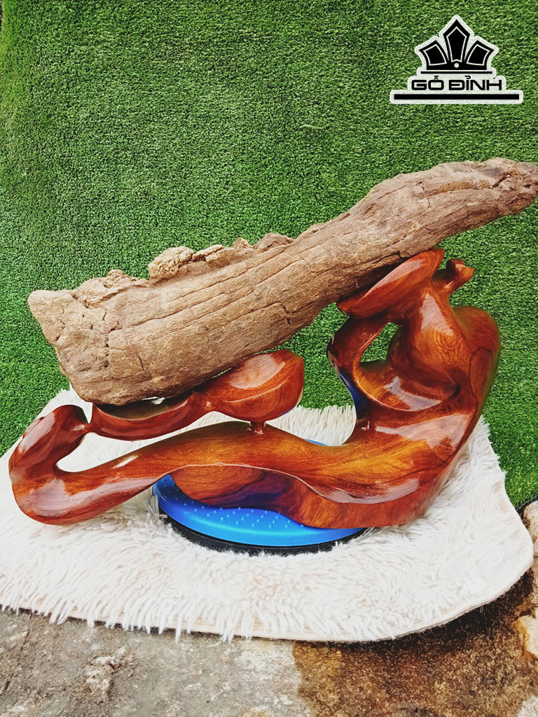 Tác Phẩm Gỗ Hóa Ngọc Cao 34 Ngang 50 Sâu 11 (cm) 9kg