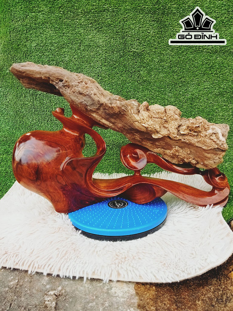 Tác Phẩm Gỗ Hóa Ngọc Cao 34 Ngang 50 Sâu 11 (cm) 9kg