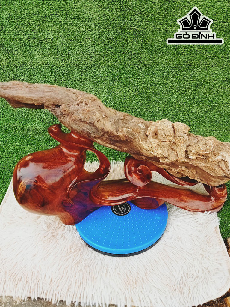 Tác Phẩm Gỗ Hóa Ngọc Cao 34 Ngang 50 Sâu 11 (cm) 9kg