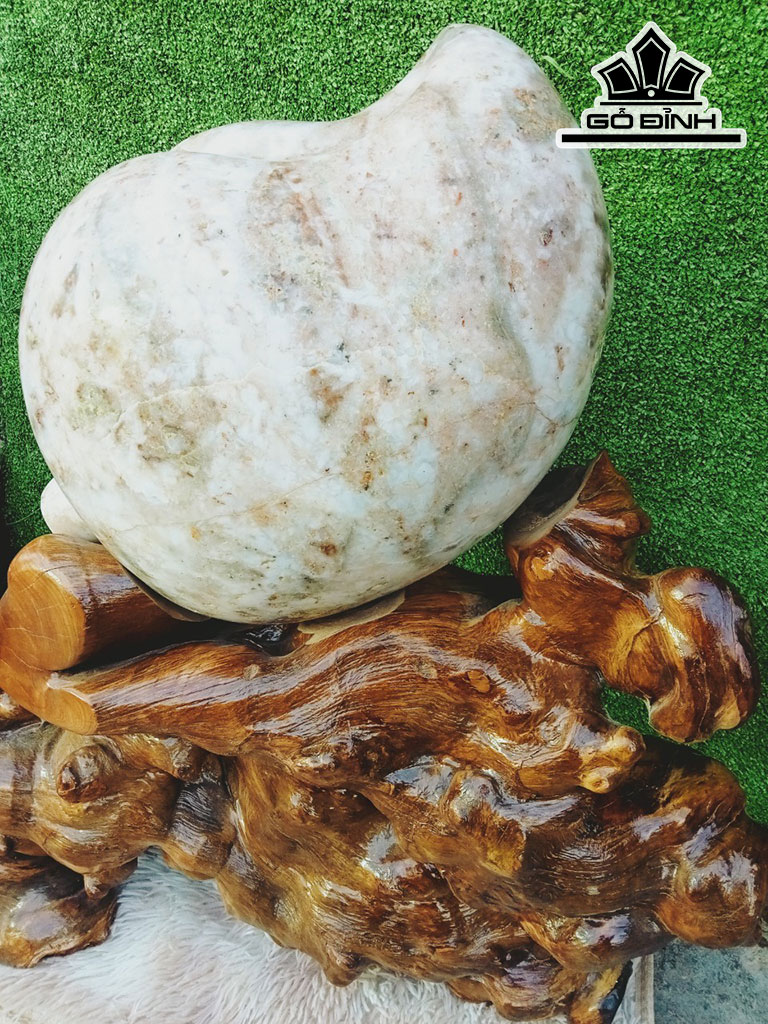 Tác Phẩm Quả Đào Đá Thạch Anh Cao 63 (cm) 56kg