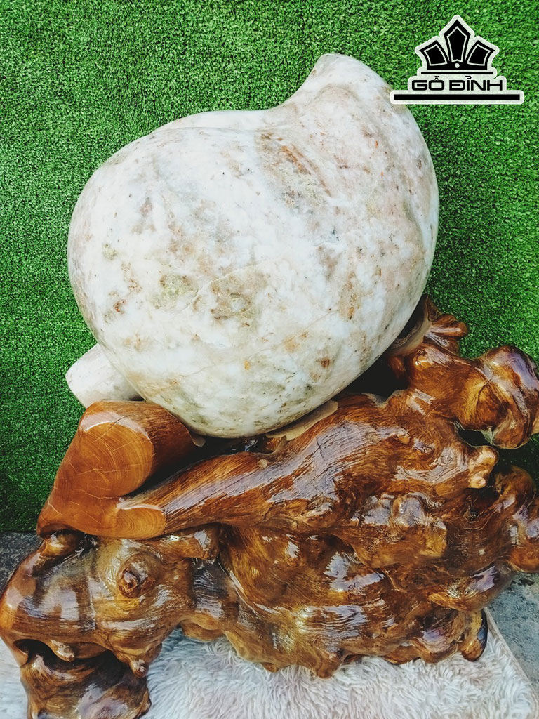 Tác Phẩm Quả Đào Đá Thạch Anh Cao 63 (cm) 56kg