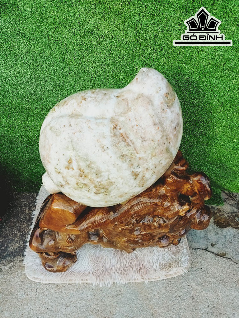 Tác Phẩm Quả Đào Đá Thạch Anh Cao 63 (cm) 56kg