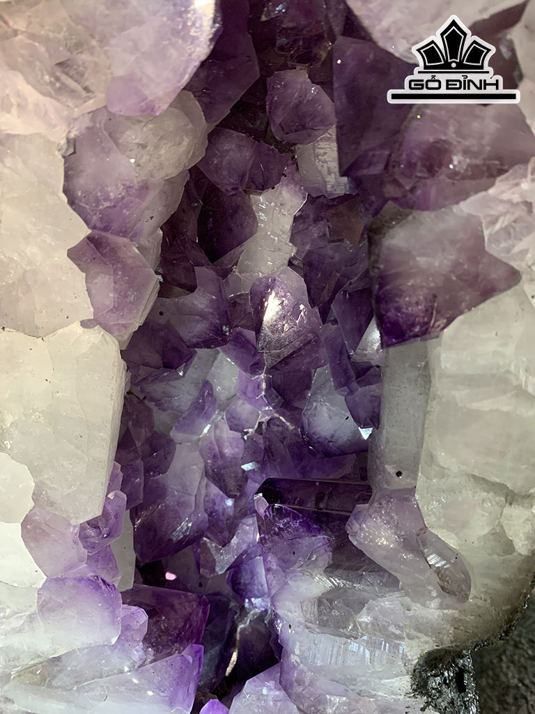 Tinh Thể Đá Thạch Anh Tím Cao 67 Ngang 28 Sâu 30 (cm) 29.5kg