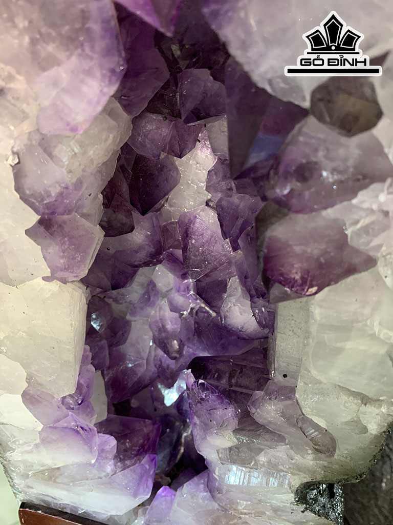 Tinh Thể Đá Thạch Anh Tím Cao 67 Ngang 28 Sâu 30 (cm) 29.5kg