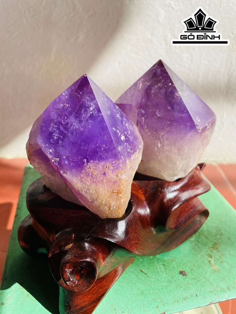 Tác Phẩm Bộ Đá Thạch Anh Tím Cao 17 Ngang 14 (cm) 2kg