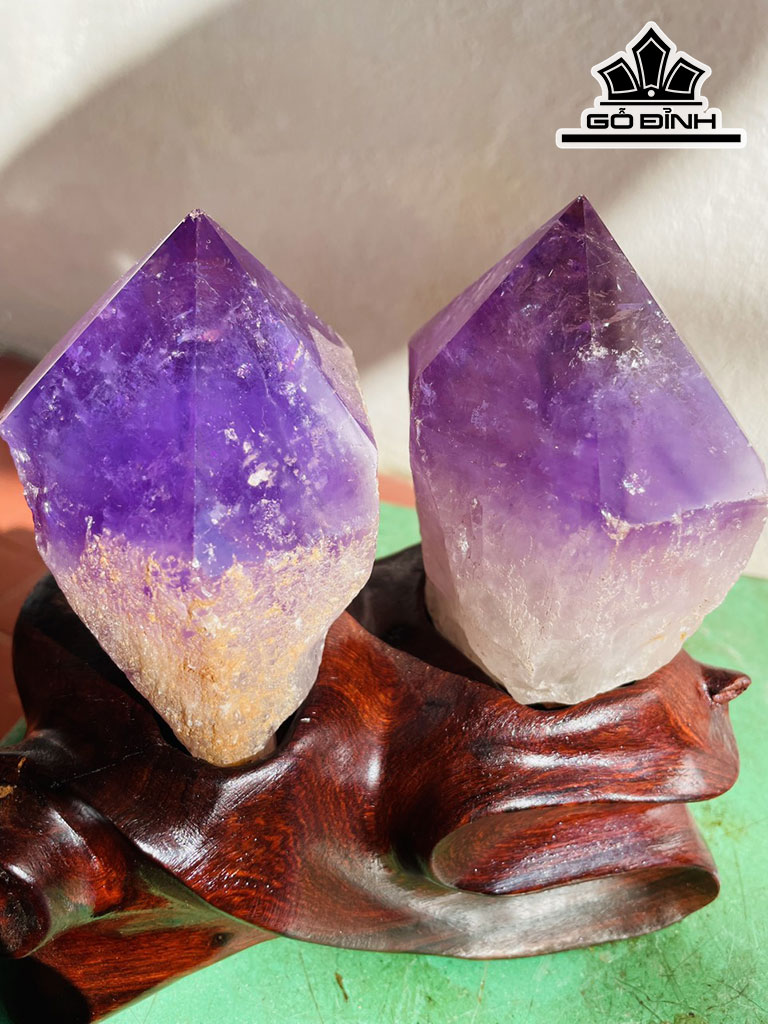 Tác Phẩm Bộ Đá Thạch Anh Tím Cao 17 Ngang 14 (cm) 2kg