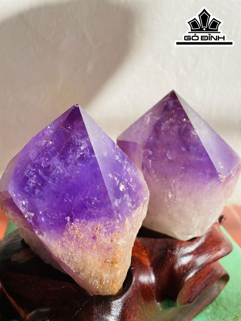 Tác Phẩm Bộ Đá Thạch Anh Tím Cao 17 Ngang 14 (cm) 2kg