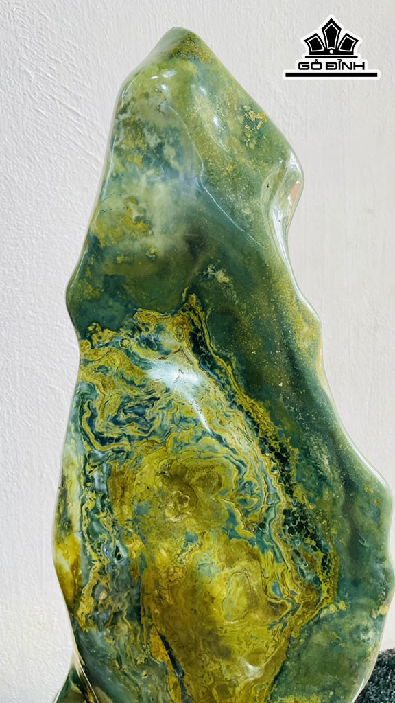 Tác Phẩm Đá Canxedon Cao 68 Ngang 23 (cm) 11,5kg