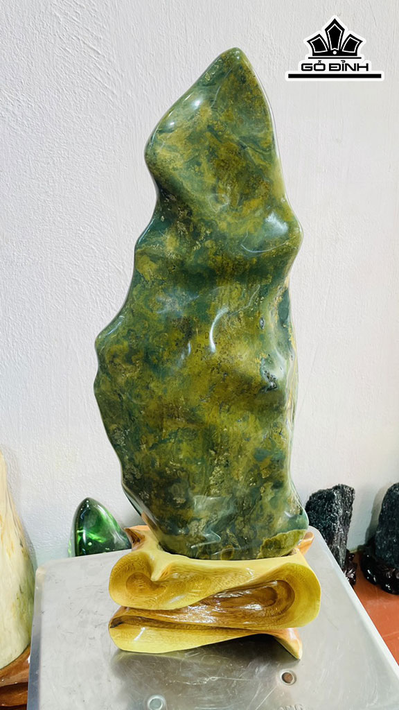 Tác Phẩm Đá Canxedon Cao 68 Ngang 23 (cm) 11,5kg