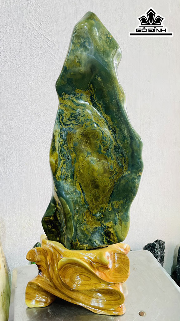 Tác Phẩm Đá Canxedon Cao 68 Ngang 23 (cm) 11,5kg