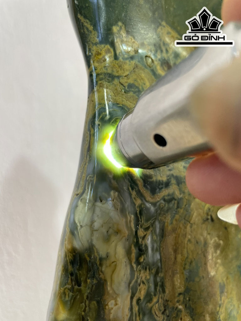 Tác Phẩm Đá Canxedon Cao 68 Ngang 23 (cm) 11,5kg