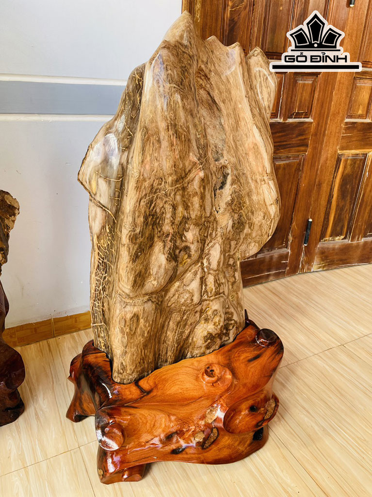 Tác Phẩm Gỗ Hóa Thạch Cao 103 Ngang 50 (cm) 150kg