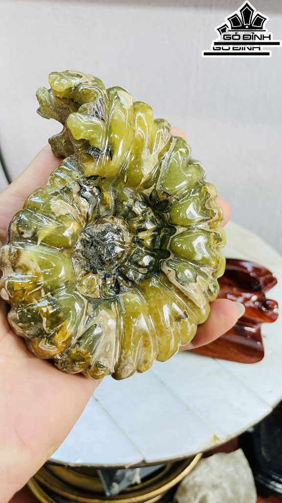 Tác Phẩm Ốc Anh Vũ Hóa Ngọc Cao 17 Ngang 22 (cm) 1,4kg