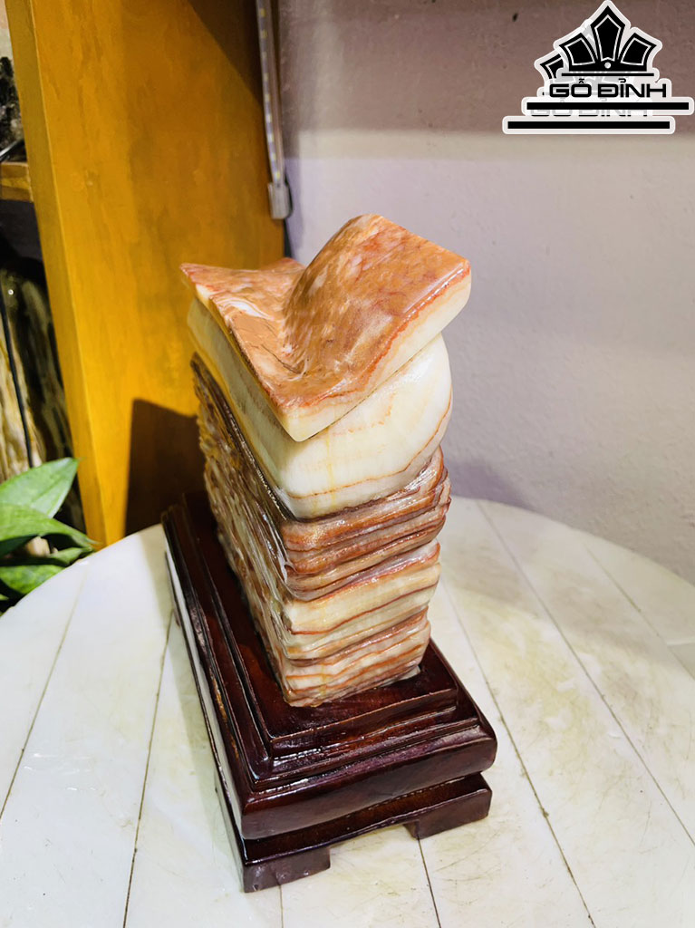 Tác Phẩm Thịt Heo Đá Canxit Cao 20 Ngang 18 (cm) 3,8kg